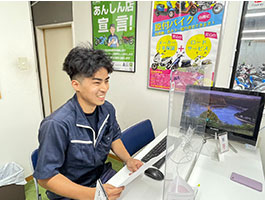 事務スタッフ