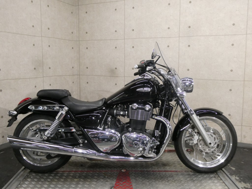 トライアンフ(Triumph) | リバースオート