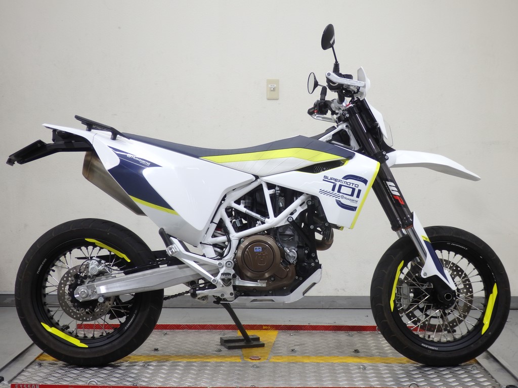 Husqvarna 701スーパーモト オフロード モタード リバースオート